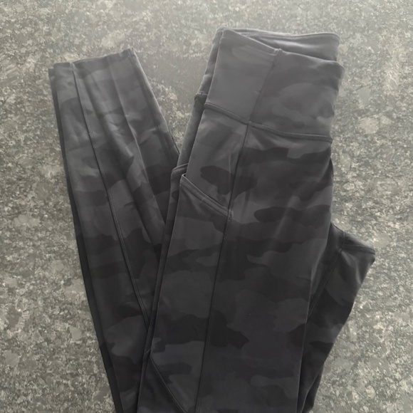 Lululemon Fast and Free High-Rise Tight 28" - Picture 9 of 14